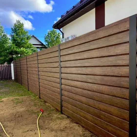 Забор из металлосайдинга Евро-Брус под брус Темный Каштан 3D Принтек